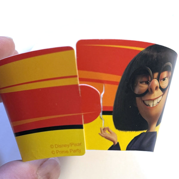 Incredibles 2 cupcake wrapper – back showing the interlocking tab